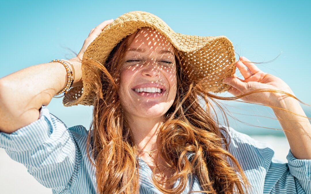 Sole, mare e bellezza: i consigli degli esperti per una pelle da ragazza