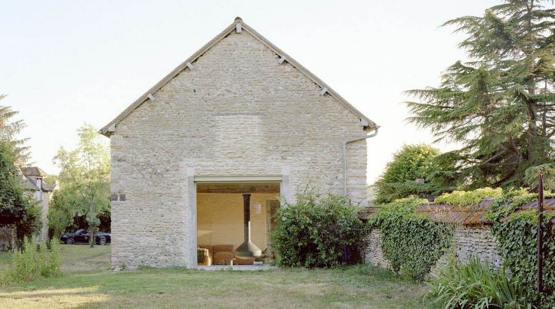 Da rudere a moderno santuario familiare: un restauro conservativo in Francia